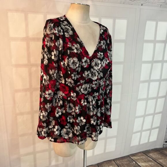Torrid Black Red Floral Long Sleeve V-Neck Pullover Lined Peplum Blouse Size 0x - Picture 3 of 13